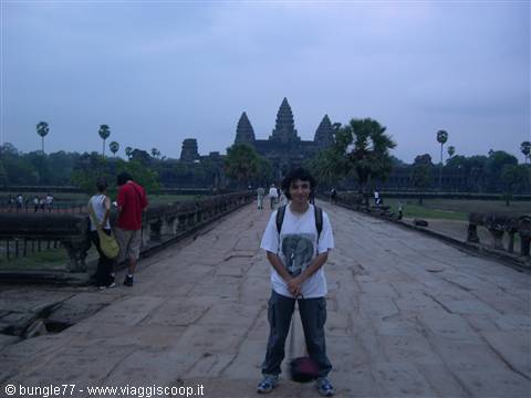 18 - Angkor - Angkor Wat - Dawn