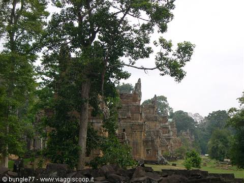18 - Angkor - 12 prasat towers