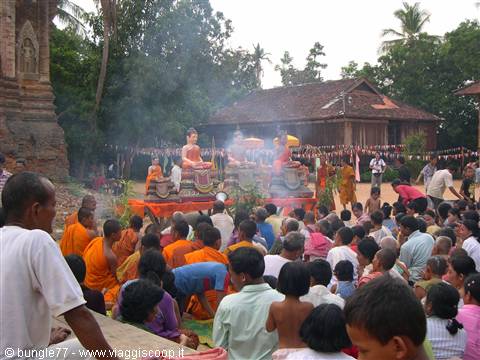 20 - Roulos - Lo Lei - Washing the Buddha