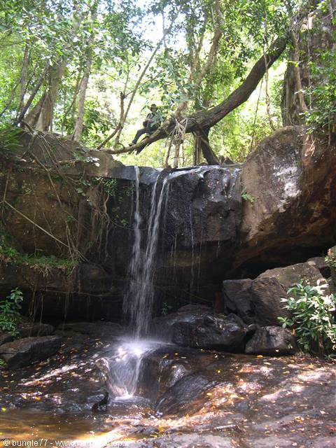 22 - Kbal Spean - Me and the waterfall