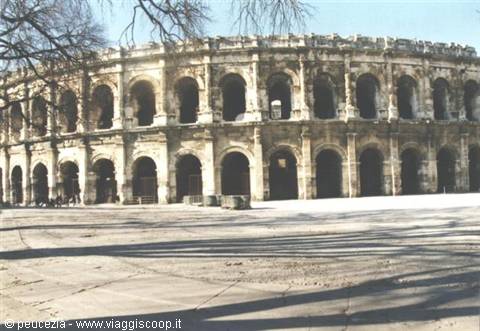 Nîmes: arena