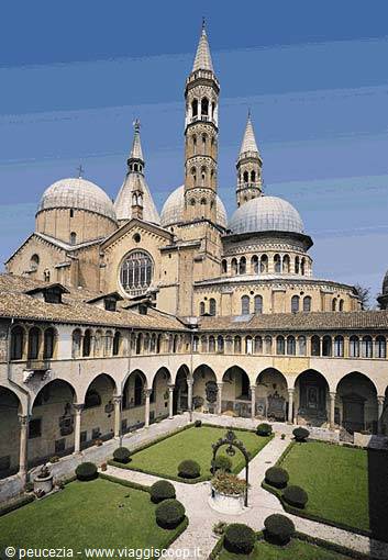interior basilica of sant'antonio