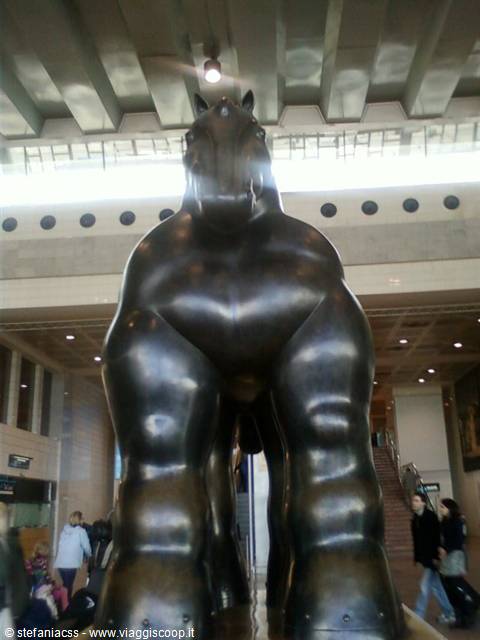 botero horse