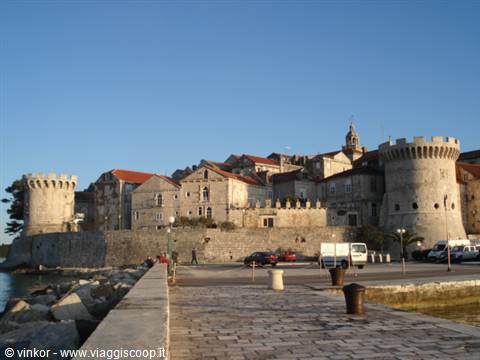 Korcula or Curzola: the ancient walls