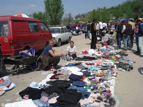 Skopje: flea market along the Vardar river