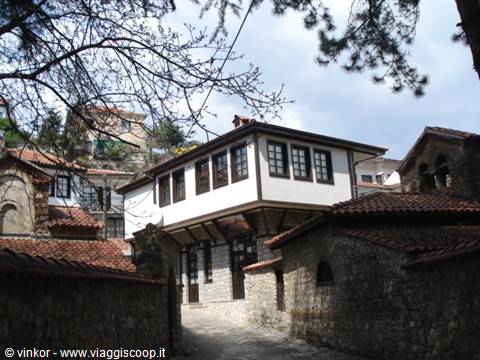 Ohrid: view of an ancient house and old orthodox churches