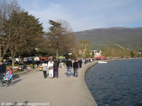Ohrid: walk along the lake on Easter Sunday