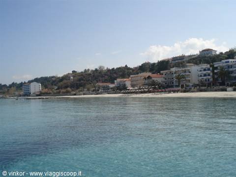 Kallithea: view of the beach from the pier