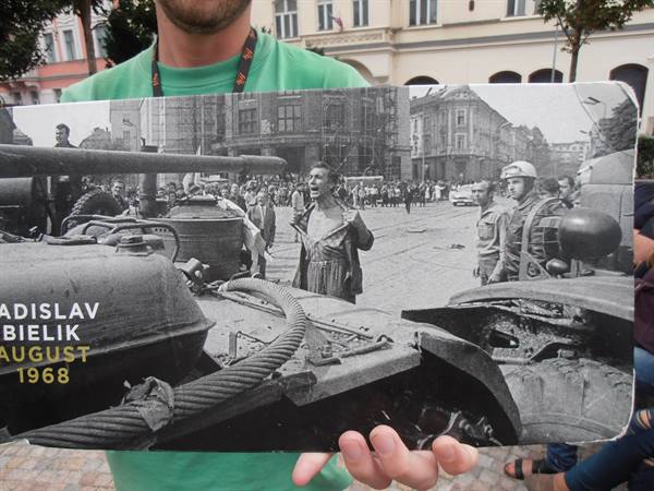 the famous photo of the revolt against the Russians in 1969