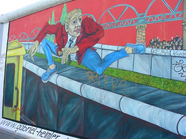EAST SIDE GALLERY, A PIECE OF WALL TURNED INTO AN OPEN-AIR ART GALLERY