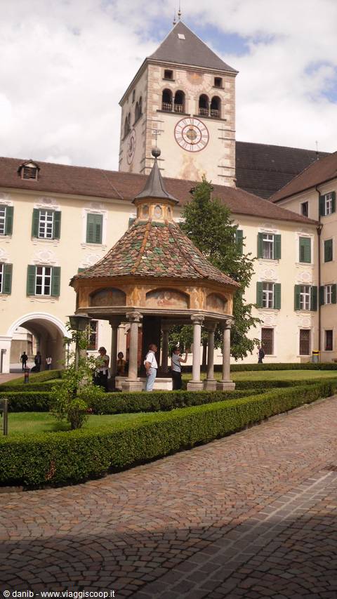 Novacella courtyard 