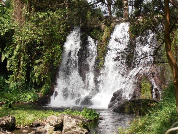 Kinukamori waterfalls-Kilimanjaro NP