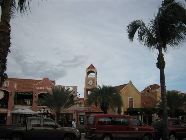 small shopping centre in palm beach