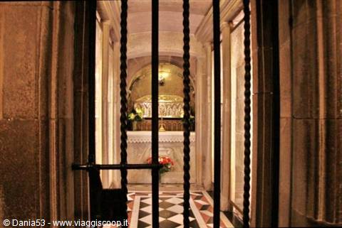 Santiago de Compostela relics of the apostle