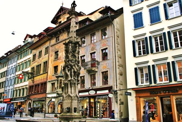 Piazza Weinmarkt