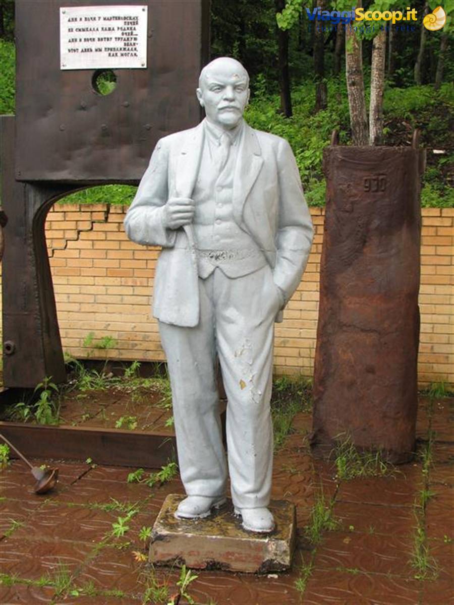 the ever-present statue of Lenin