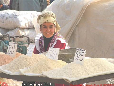Fergana - Rice seller