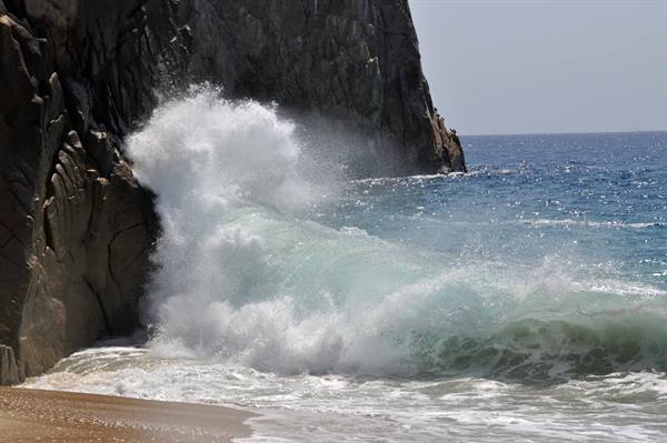divorce beach - Ocean waves (baja california)