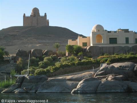 The mausoleum of the Aga Khan (above) and his villa (below)