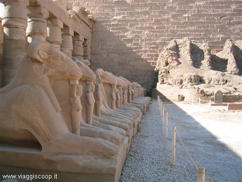 Temple of Karnak: the 'Way of the Gods' 