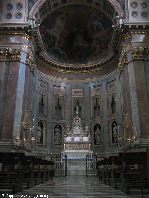 the chapel of San Domenico, with the marble Ark of S. Domenico