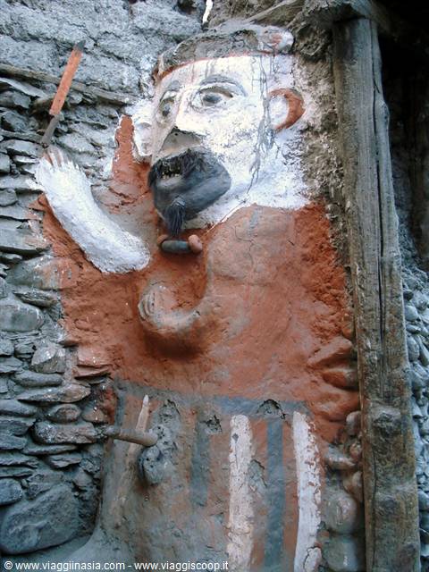 kagbeni the protector at the village entrance