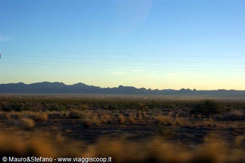 Deeper and deeper into the Nevada desert.... soon we'll arrive in LAS VEGAS....