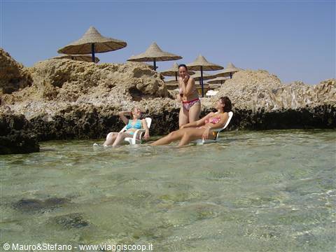 Mara, Monica and Nency... soaking...