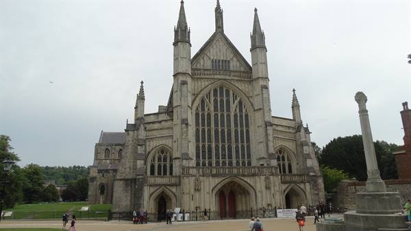 Winchester, cathedral