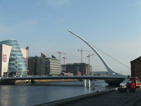 Calatrava's Harp