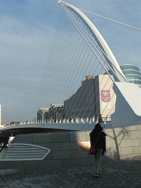 Calatrava's Harp