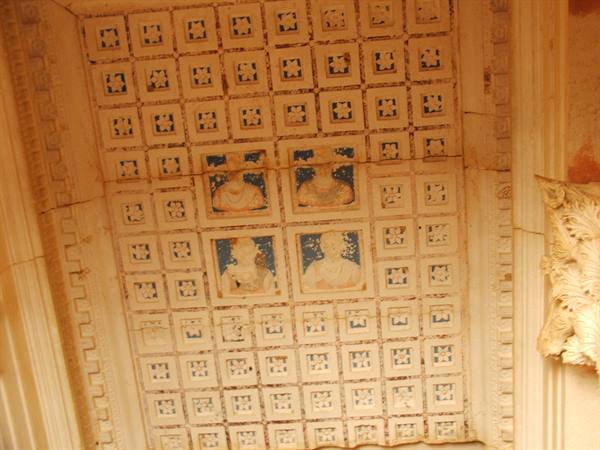 Palmyra,inside the tombs
