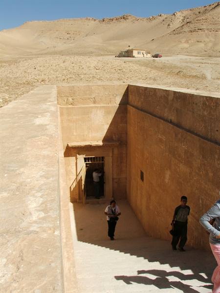 Palmyra,inside the tombs