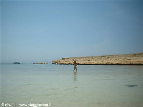 Ras Mohamed - white beach .. off to go snorkelling