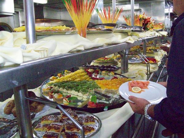 another buffet but this time in the kitchen.. always at midnight