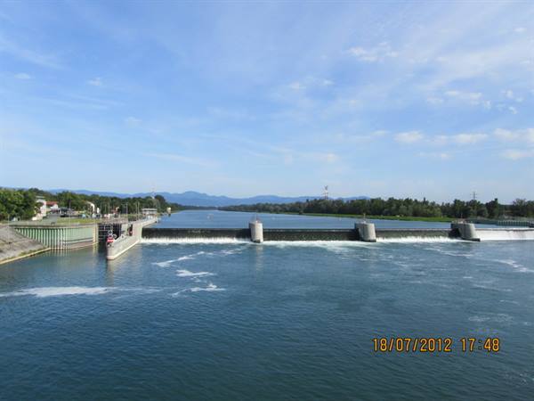 Rhine border between Germany and France