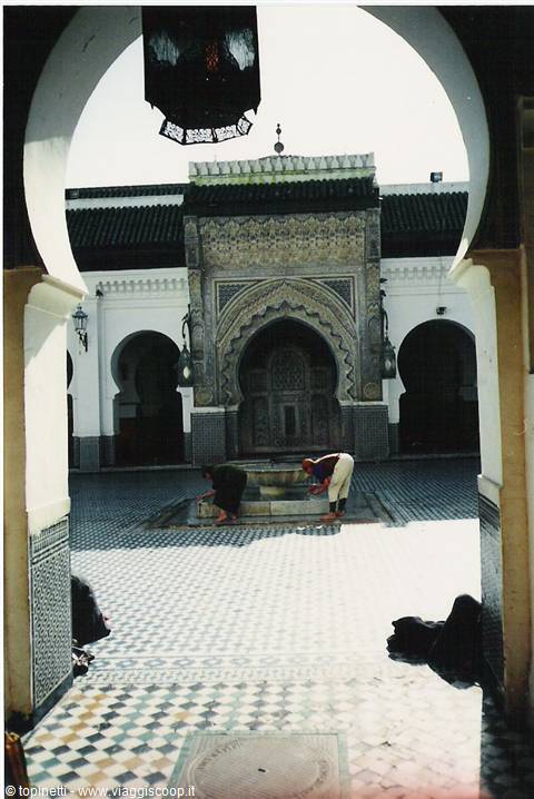 Fes: time for prayer and ablutions