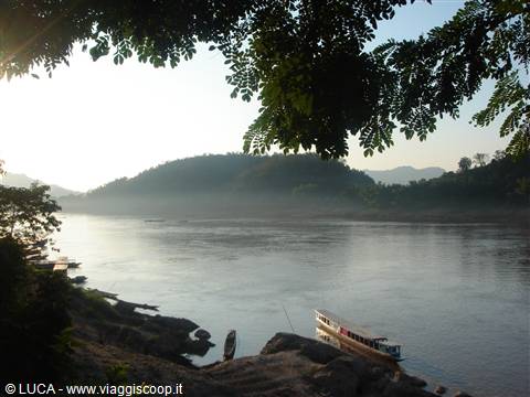 Luang Prabang - The Mekong at dawn