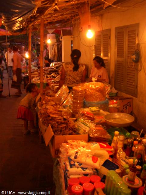 Luang Prabang - Market at sunset