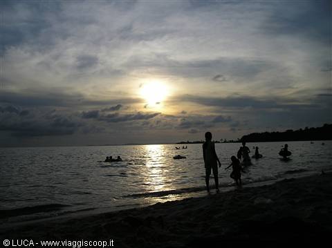 Sihanoukville - Occheuteal Beach...at sunset...