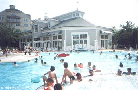 hotel newport bay-east pool