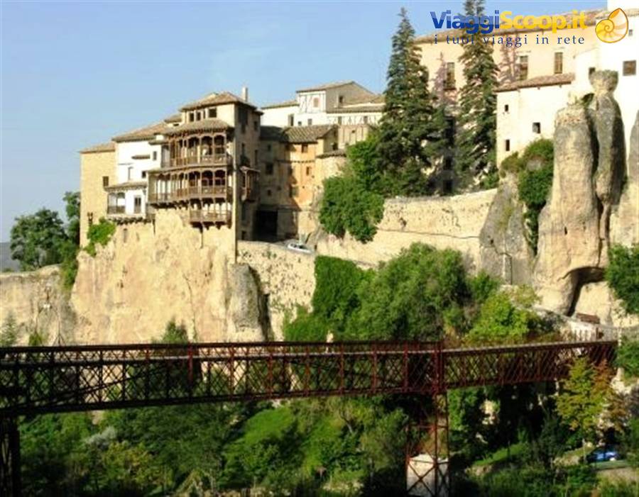 Cuenca - hanging houses