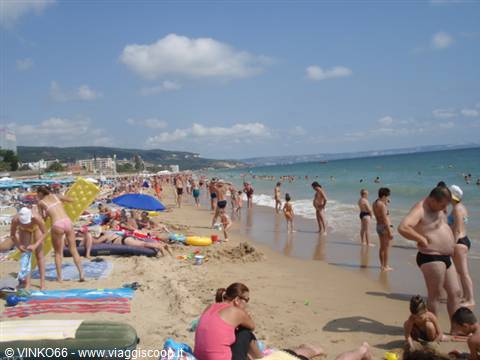 the beach of Golden Sands