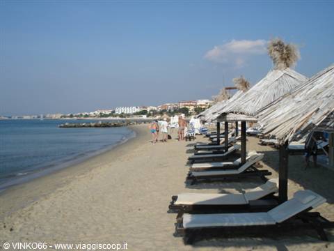 glimpse of beach at Sveti Vlas