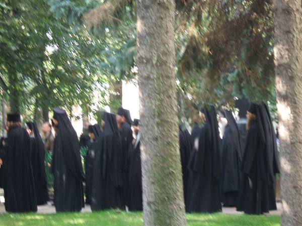procession of orthodox priests