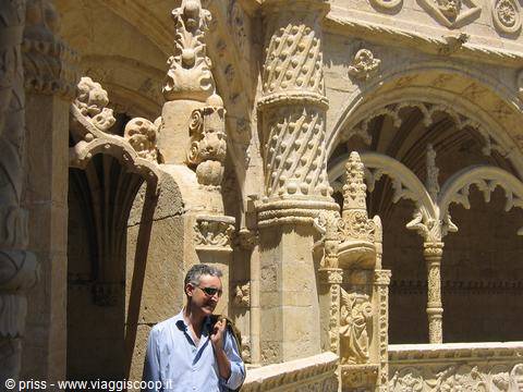 Manueline cloister of the Jerónimos Monastery, Lisbon, carved stone columns