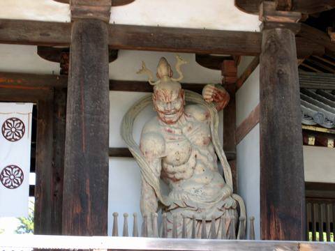 Wooden Niō guardian statue at Todai-ji temple, natural light