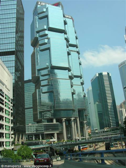 SKYSCRAPERS IN THE HEART OF HONG KONG