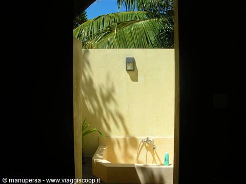 the bathroom without a roof