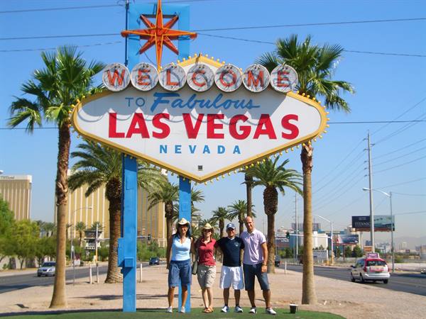 THE 4 COMPADRES